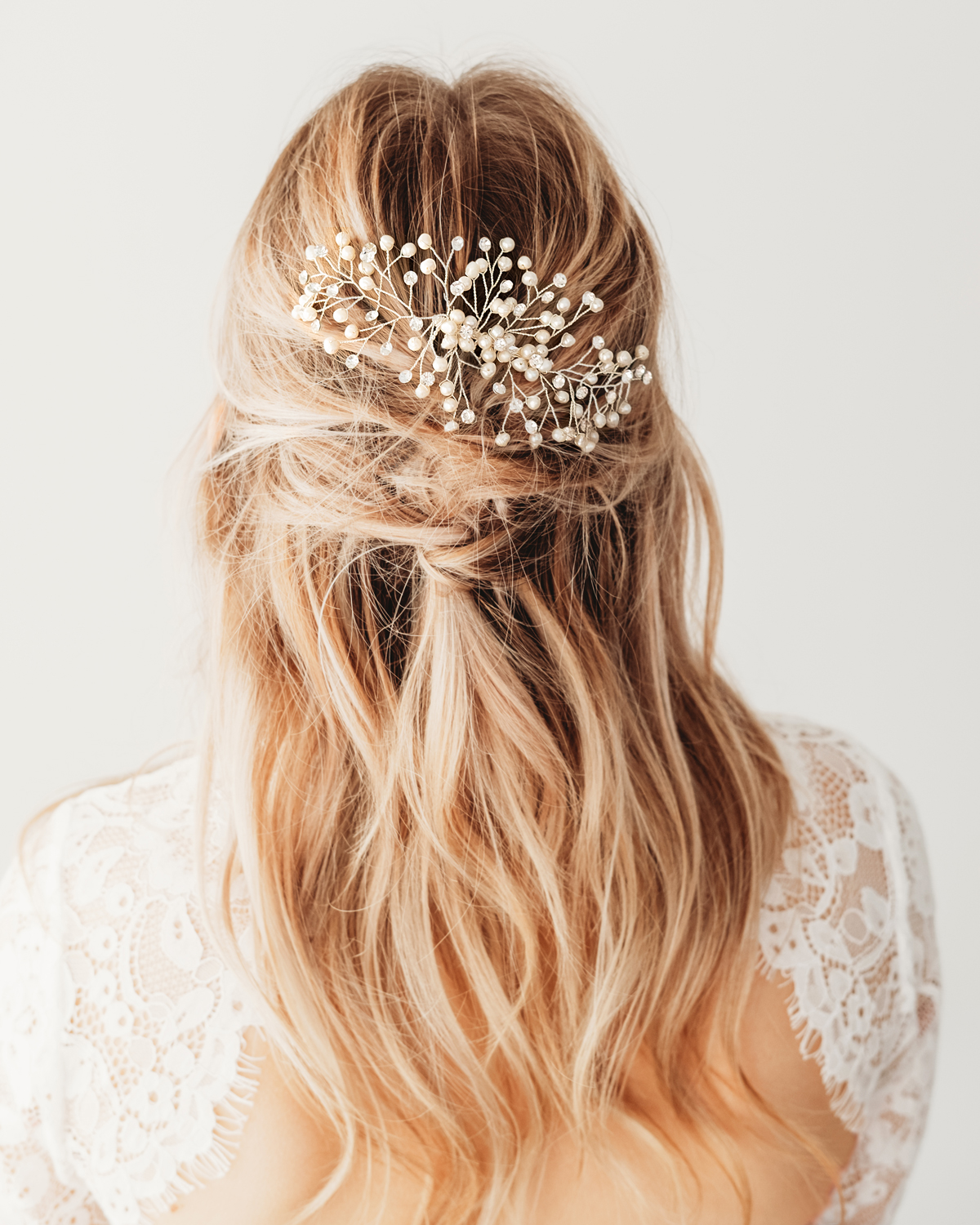 zilveren haarkam met parels en steentjes