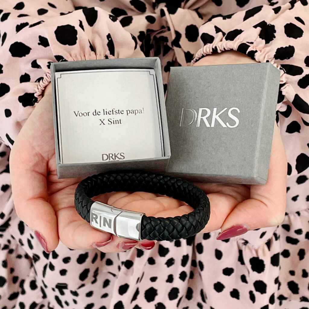 heren-armband-cadeau-geven-met-sinterklaas