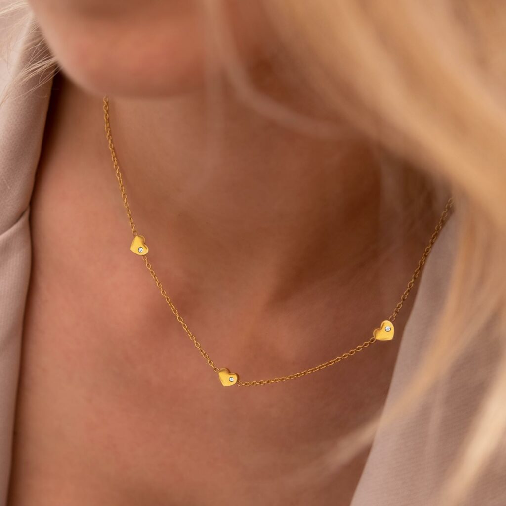 shiny hartjes ketting goudkleurig
