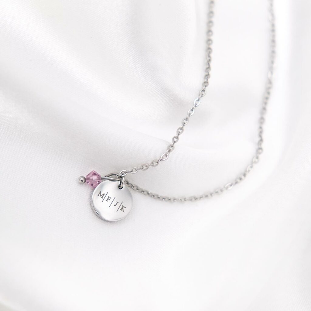 zilveren-birhstone-ketting-satijn