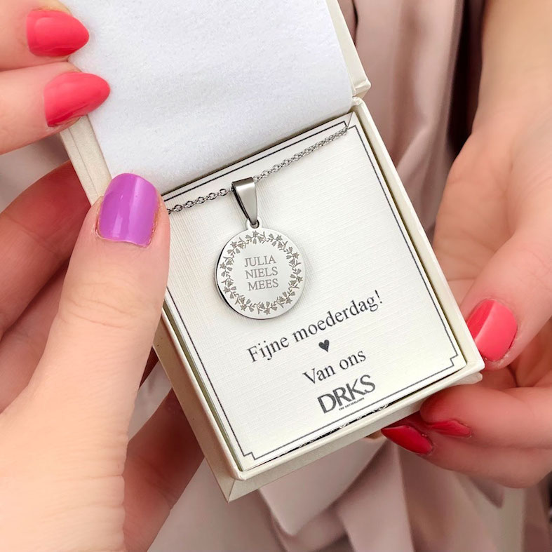 familie-ketting-zilver-met-gravering