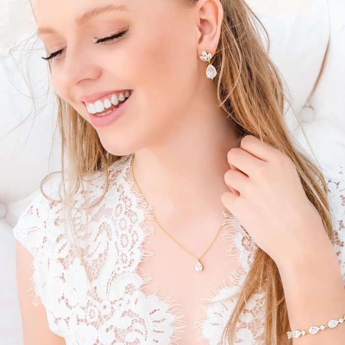 goudkleurige-sieraden-verguld-678x678