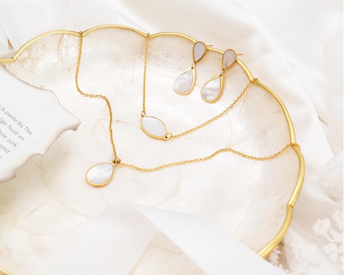 set-parelmoer-goud-678x542