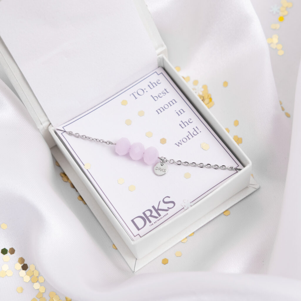 armband met roze steentjes