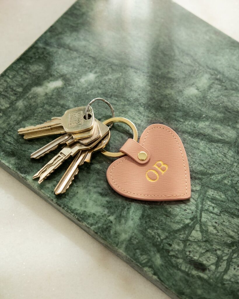 leren selutelhanger nude