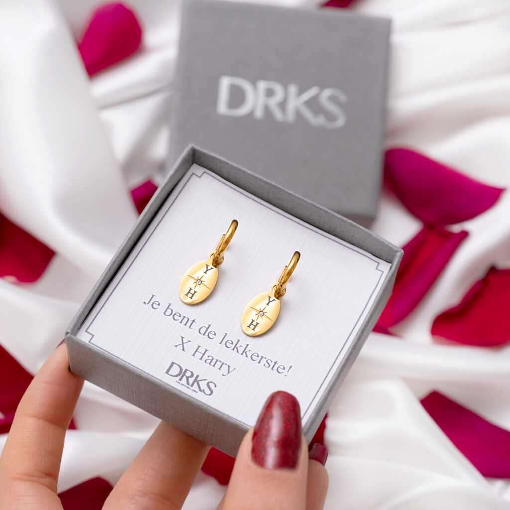 Sieradendoosje met oorbellen 