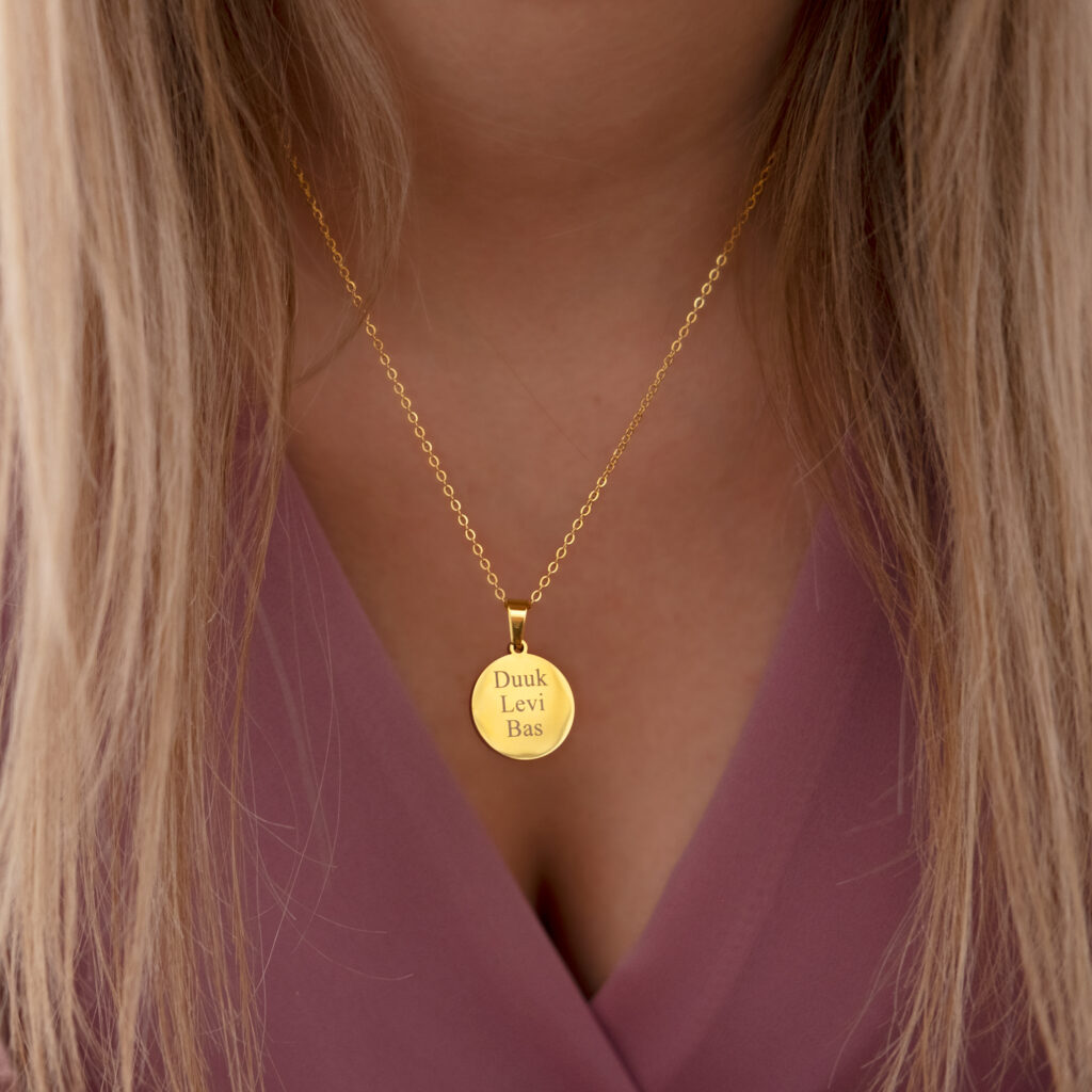 gouden graveerbare ketting met namen
