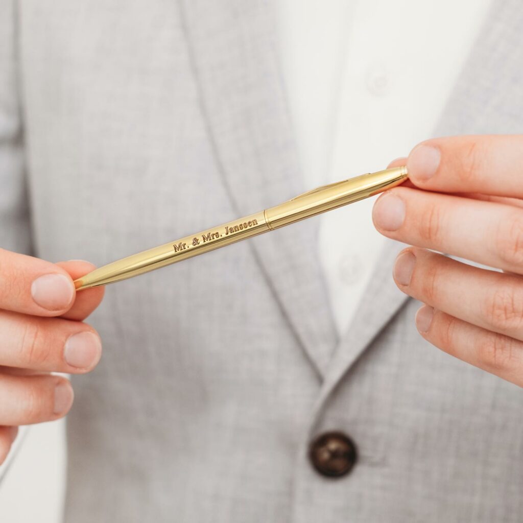 gouden pen met gravering