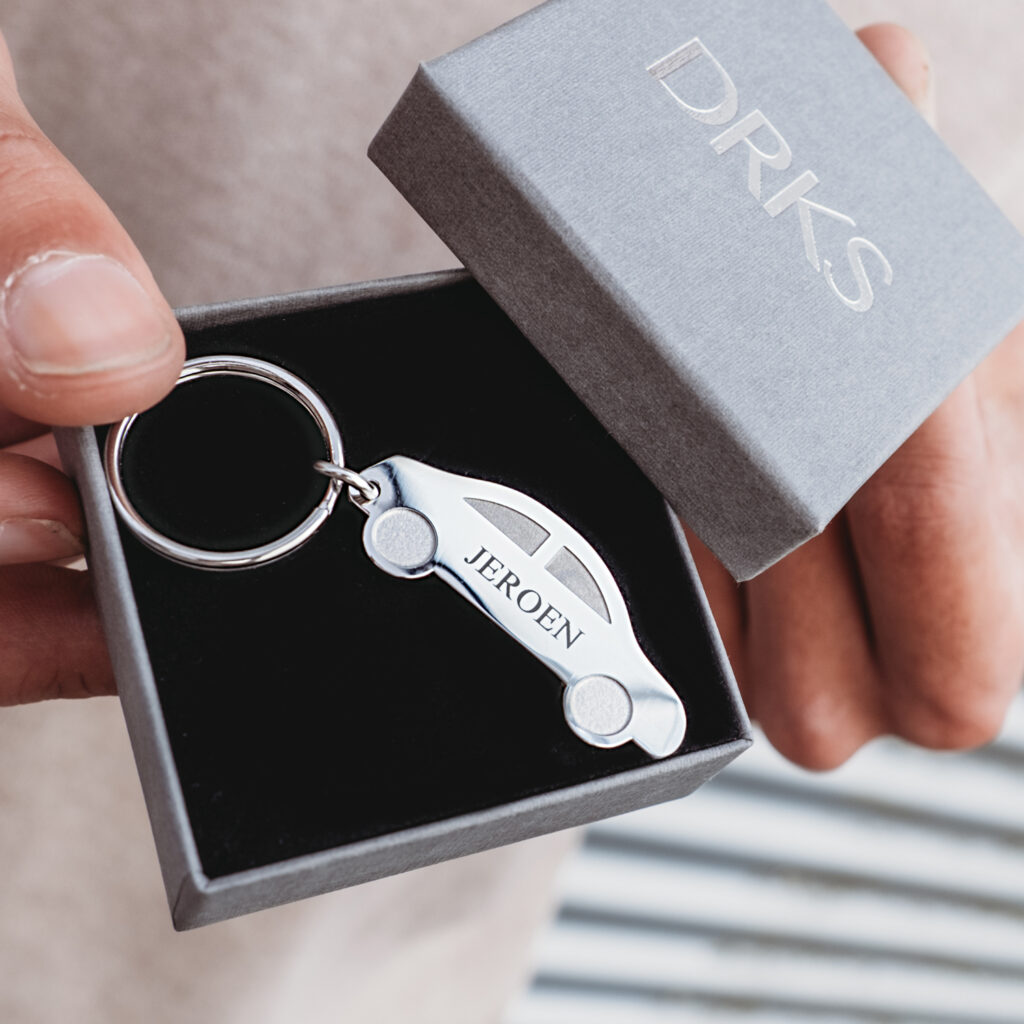 sleutelhanger auto zilver