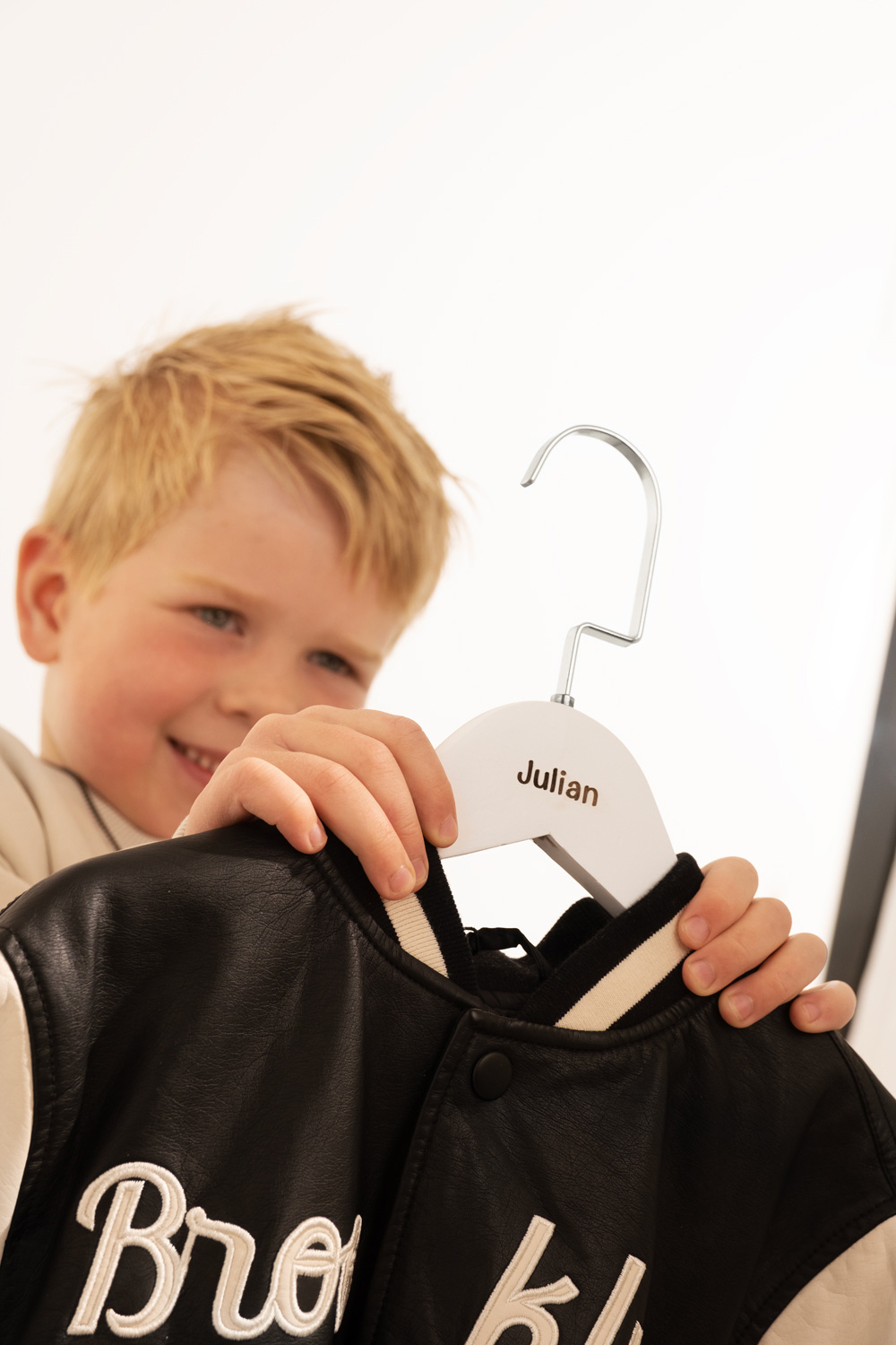 zilveren kledinghanger kids met naam
