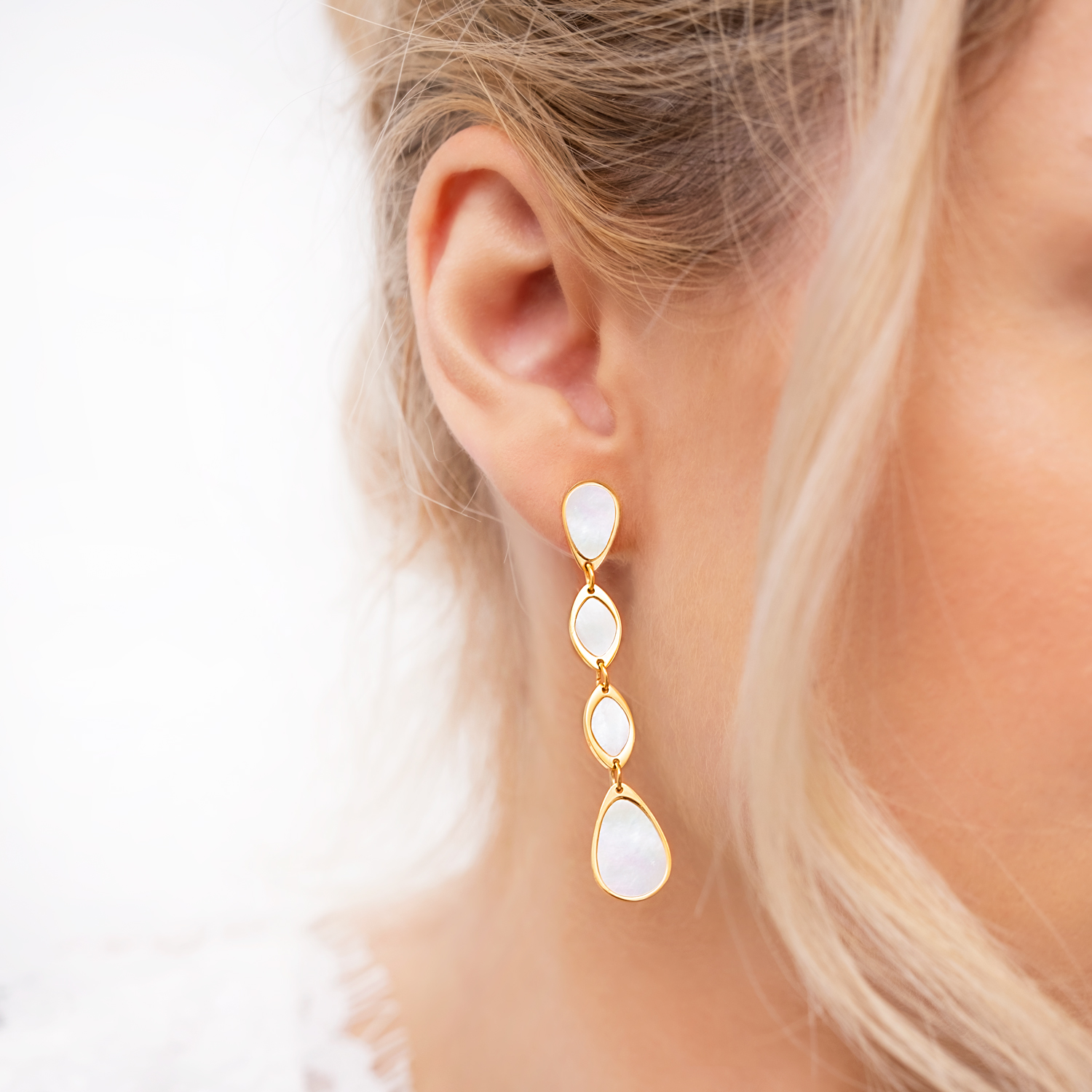 parelmoer-oorbellen-bruid