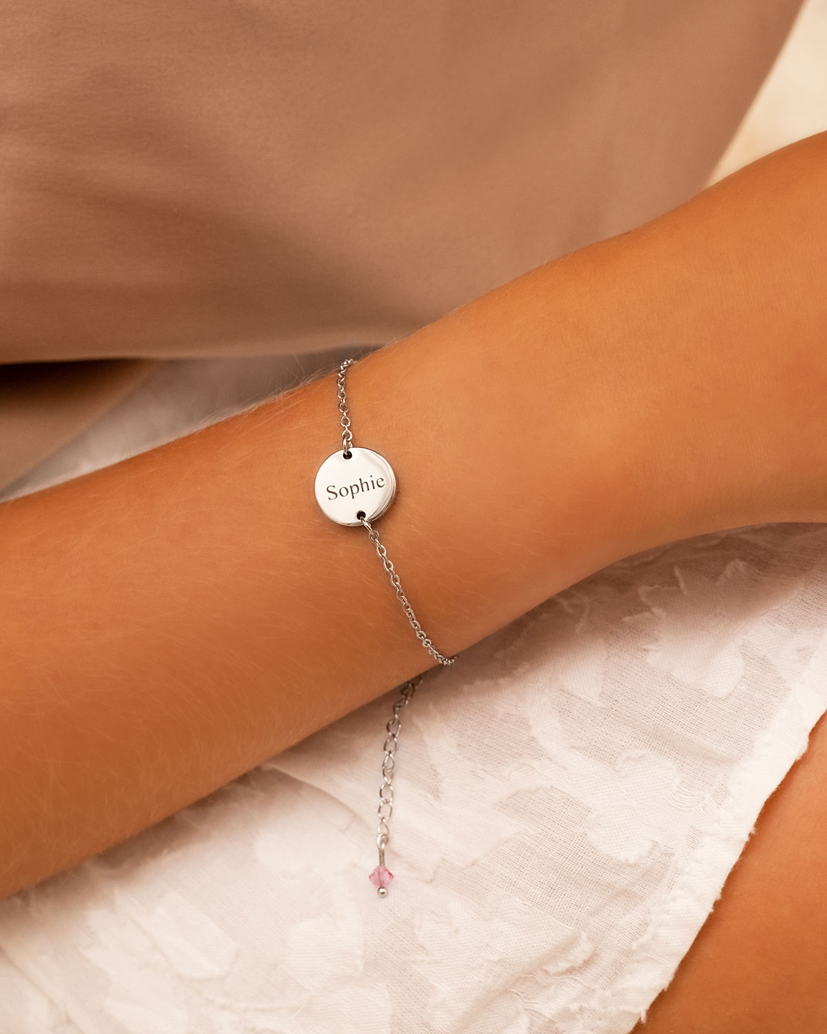 zilverkleurige-birthstone-armband
